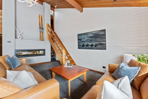 Ibis On Lake Jindabyne - St Kilda Accommodation 3