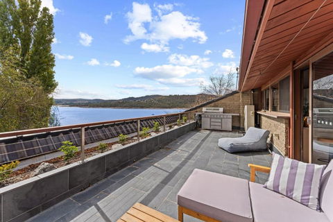 Ibis On Lake Jindabyne - St Kilda Accommodation 1