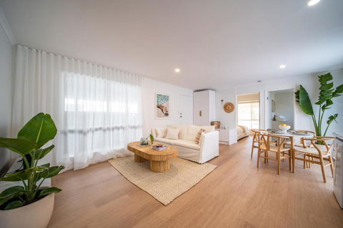 ILUKA Luxe Accommodation, Relaxed Coastal Vibe - St Kilda Accommodation 0