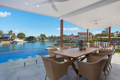 INCREDIBLE VALUE - Perfect For Large Families - St Kilda Accommodation 1