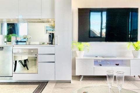 AdriaticBlu Luxe 2 Bed Apartment With Stunning Ocean Views - St Kilda Accommodation 2