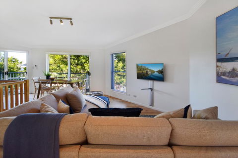 Advance Place - St Kilda Accommodation 3