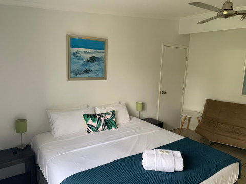 Airlie Beach Motor Lodge - St Kilda Accommodation 1