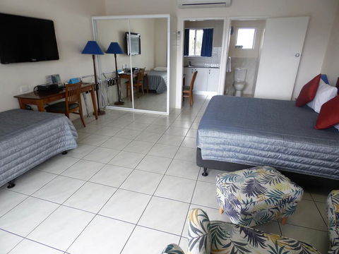 Airlie Court Units - St Kilda Accommodation 1