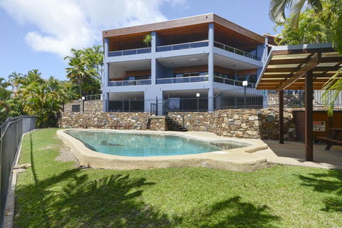 Airlie Harbour Apartment - Airlie Beach - St Kilda Accommodation 3
