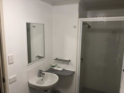 Airlie Waterfront Accommodation - St Kilda Accommodation 3