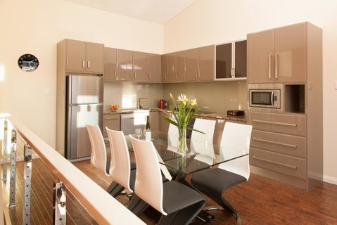 Albany Waves - St Kilda Accommodation 0