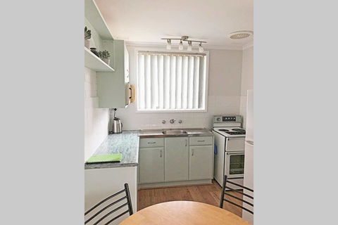 Albatross - Unit 6 - St Kilda Accommodation 1