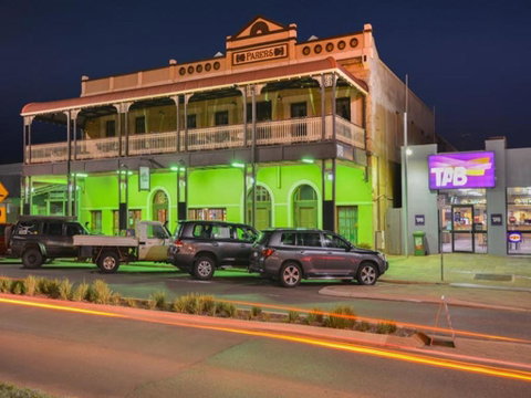 Albion Hotel - St Kilda Accommodation 1