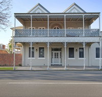 Albury Suites - Waterstreet - St Kilda Accommodation