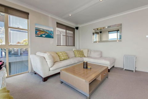Alcheringa Unit 3 & 4, 32 Sandy Point Road - St Kilda Accommodation 1
