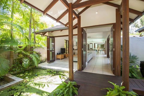 Alcove Sands - St Kilda Accommodation 0