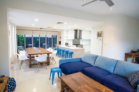 Alexandra Headland Luxury Townhouse - St Kilda Accommodation 0