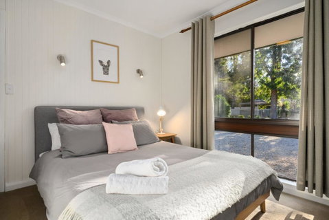 Alinga Longa 4 - St Kilda Accommodation 0