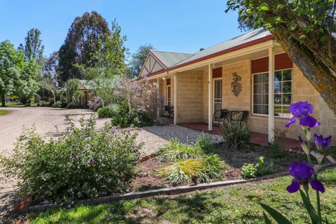 All Seasons Mansfield - St Kilda Accommodation 0