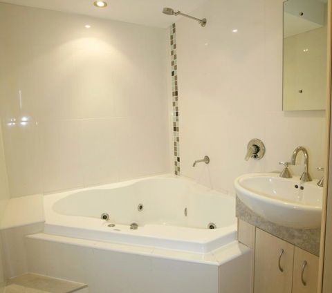 Allamanda U2, - Awesome Location - - St Kilda Accommodation 3
