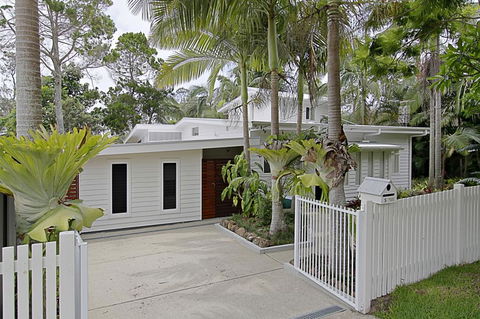 Allure - St Kilda Accommodation 0