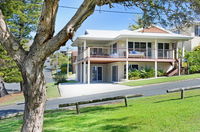 Book Bonny Hills Accommodation Vacations St Kilda Accommodation St Kilda Accommodation
