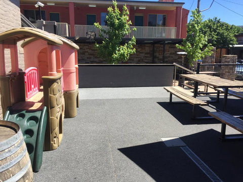 Alpine Hotel Bright - St Kilda Accommodation 2