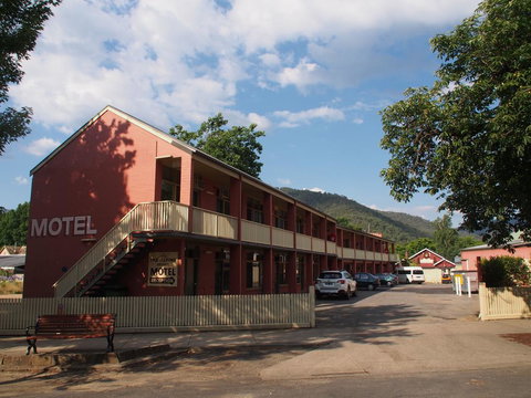 Alpine Hotel Bright - St Kilda Accommodation 0