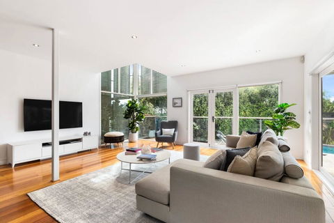Amalfi Dream - Luxury Villa With Pool And Spa, Walk To Beach And Shops - St Kilda Accommodation 3