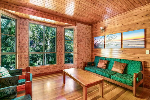 Amaroo - Rainbow Shores Room For Everyone And Walk To Beach - St Kilda Accommodation 3