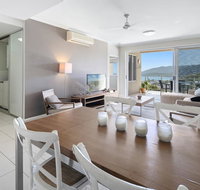 Amazing Ocean views Pool Award winning location Airlie Beach - St Kilda Accommodation