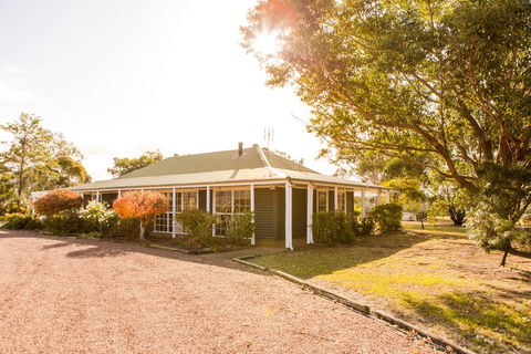 Among The Vines - St Kilda Accommodation 0