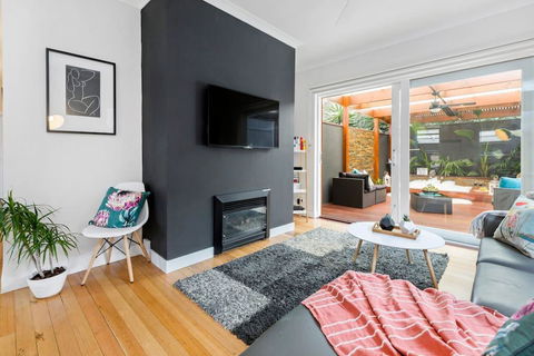 AMORE A Tranquil Retreat With Couples Spa - St Kilda Accommodation 1