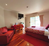 Angela's Beach Stays - St Kilda Accommodation