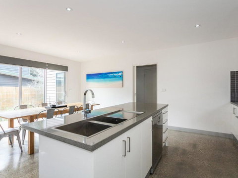 ANGLE BY THE SEA - Anglesea - St Kilda Accommodation 1