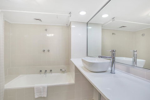 Apartment At College St - St Kilda Accommodation 3