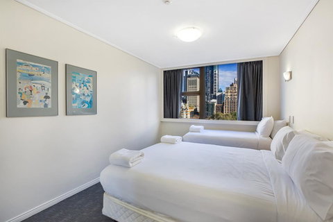 Apartment At College St - St Kilda Accommodation 2