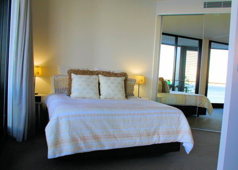 Apartment On King Street - St Kilda Accommodation 2