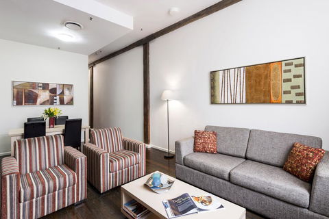 Apartments @ 243 Pyrmont - St Kilda Accommodation 3