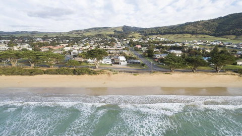 Apollo Bay Beach House - St Kilda Accommodation 1