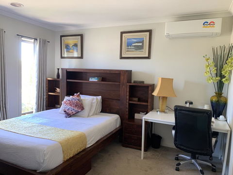 Apple House - St Kilda Accommodation 2