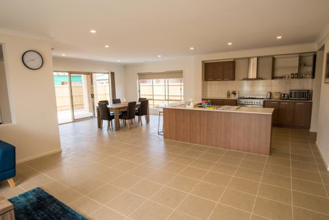 Apple House Point Cook - St Kilda Accommodation 3
