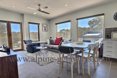 Apres - St Kilda Accommodation 0