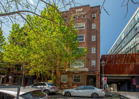 Apt - Sunny With Views - St Kilda Accommodation 2