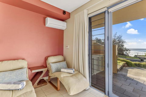 Aqua Shores Studio - St Kilda Accommodation 2