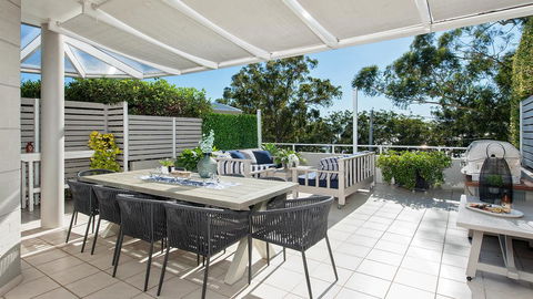 Arabella - Stylish Seaside Sanctuary With Views - St Kilda Accommodation 0