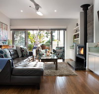 Arabella Meadows - St Kilda Accommodation