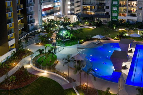 Art-Inspired, Designer APT In The Vibrant Area - St Kilda Accommodation 1
