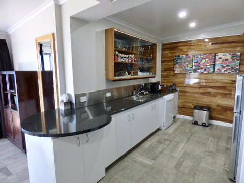 ArtHOUSE Beachfront Accommodation - St Kilda Accommodation 2