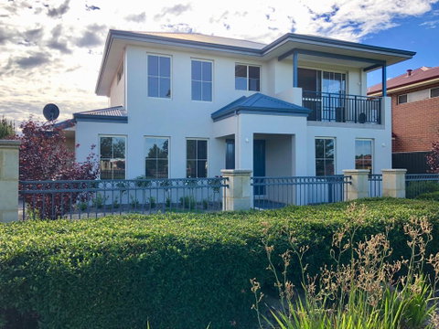 Ashington Gardens - St Kilda Accommodation 0