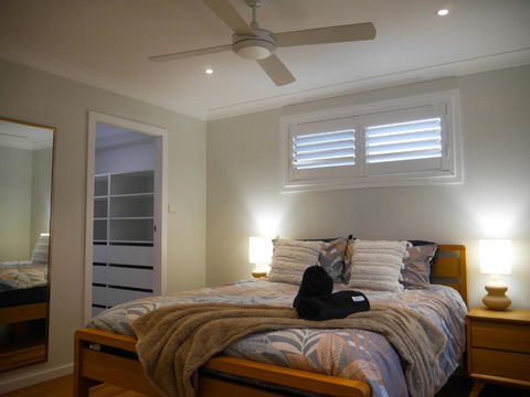Luxury Home In Yowie Bay - St Kilda Accommodation 3