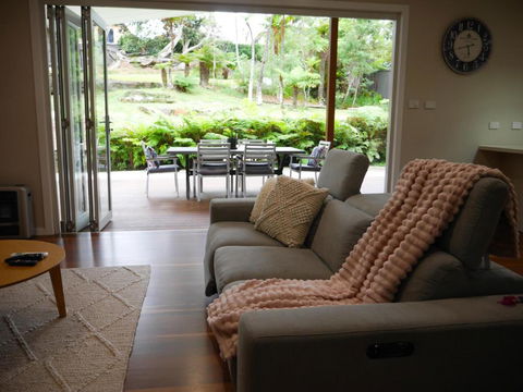 Luxury Home In Yowie Bay - St Kilda Accommodation 1