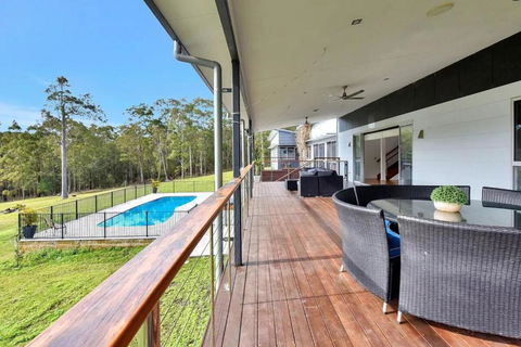 Luxury Mandalong Mansion With Pool & Spa - St Kilda Accommodation 2