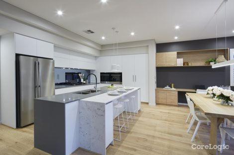 Luxury Bedrooms In A Resort Style Home - St Kilda Accommodation 3